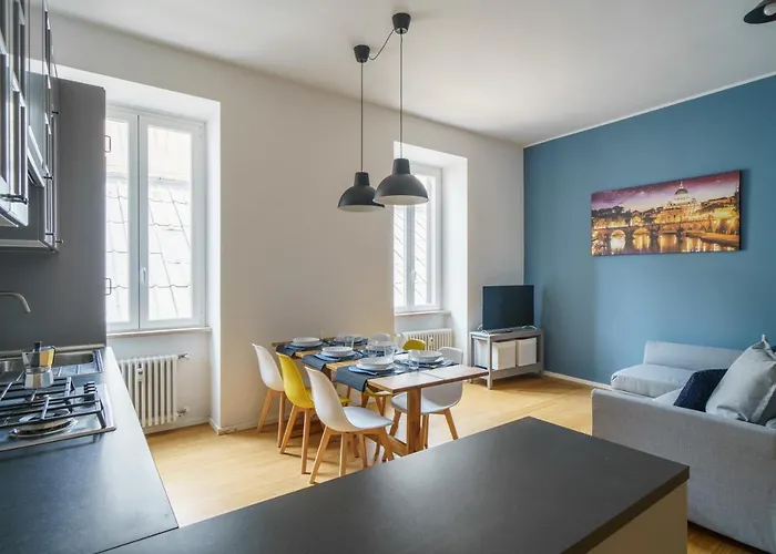 Dreamynest Quattro Cantoni - 2 Bdr Vicino Il Colosseo דירה רומא