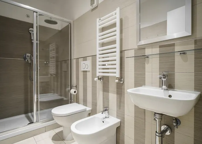Dreamynest Quattro Cantoni - 2 Bdr Vicino Il Colosseo דירה רומא