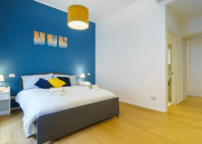Dreamynest Quattro Cantoni - 2 Bdr Vicino Il Colosseo דירה רומא